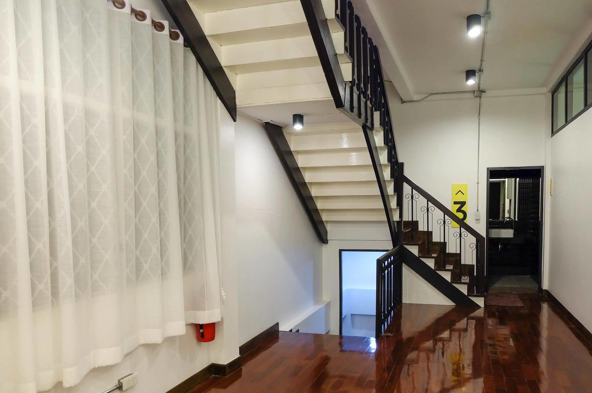Thai Time Hostel Чиангмай Экстерьер фото